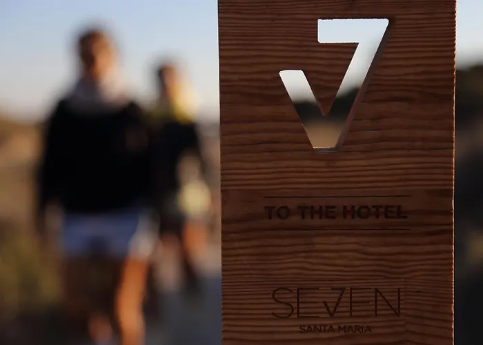 Seven Santa Maria מלון